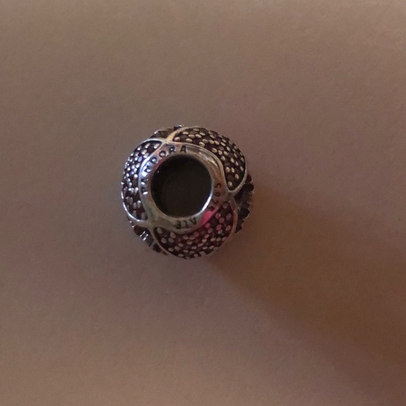 Minnie Mouse Pandora Charm - Picture 4 of 4